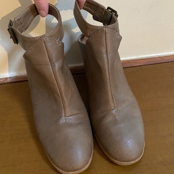 Charlotte Russe Brown Backless Ankle Boots w/ Gold Buckles - Picture 3 of 6